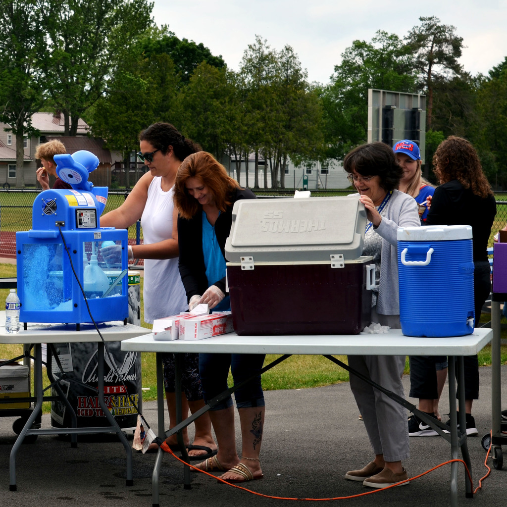 Faculty and staff make snow cones